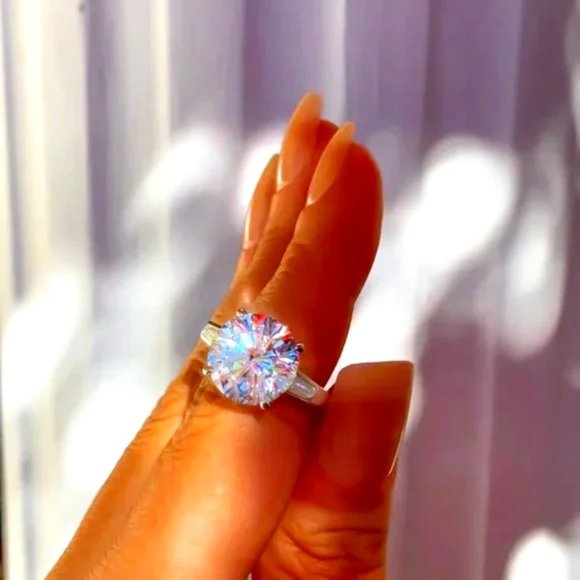 5 Carat Round Brilliant Cut Ring, 925 Sterling Silver - Picture 1 of 2